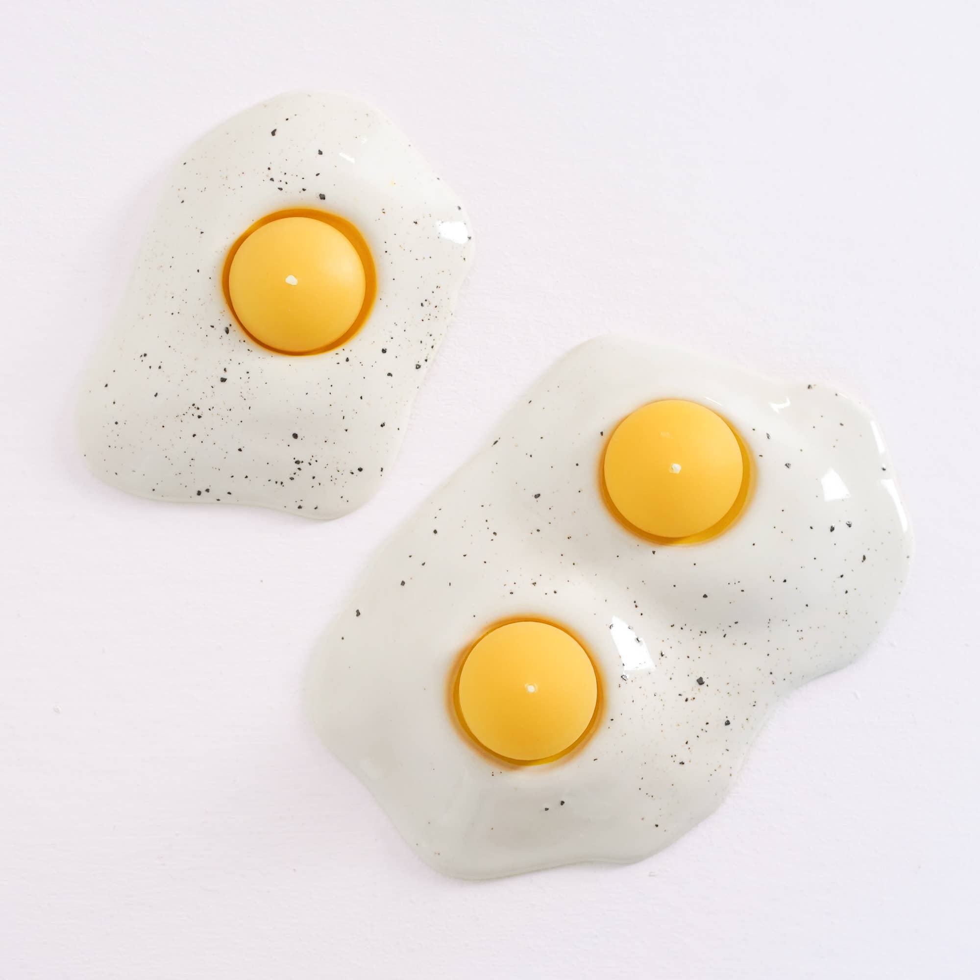 Salt and Pepper Double Egg Candle Holder - RIDER