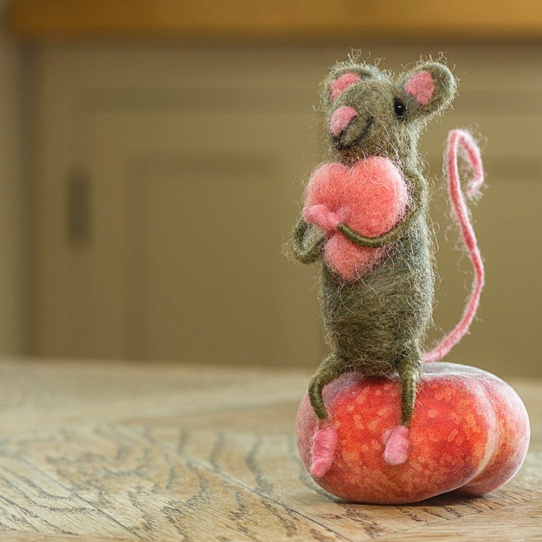 Grey Sitting Mouse Hugging a Pink Heart