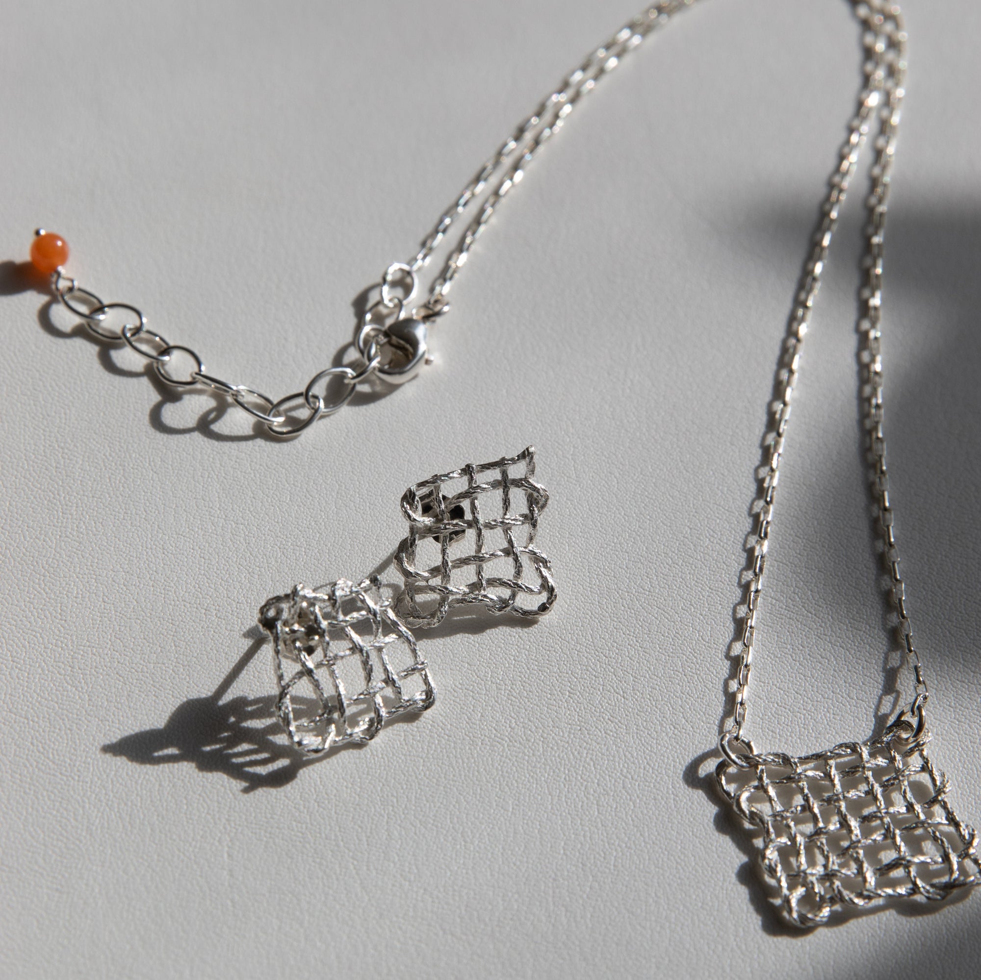 Mesh Square Necklace