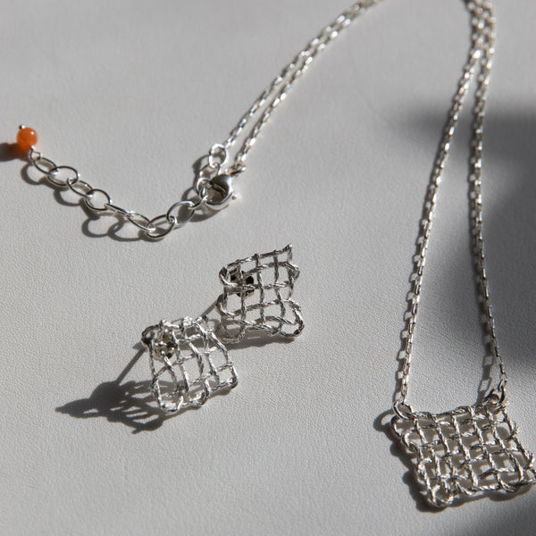 Mesh Square Necklace